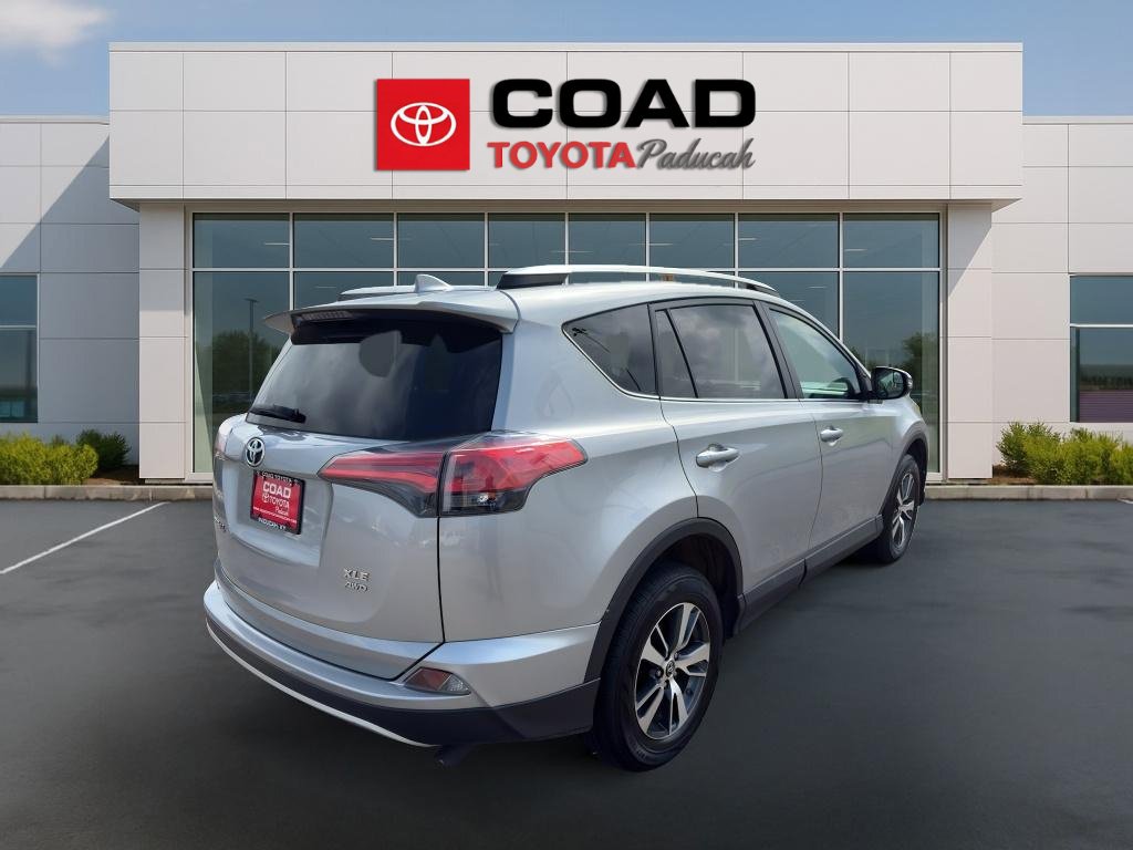 Used 2016 Toyota RAV4 XLE AWD/4WD image 5