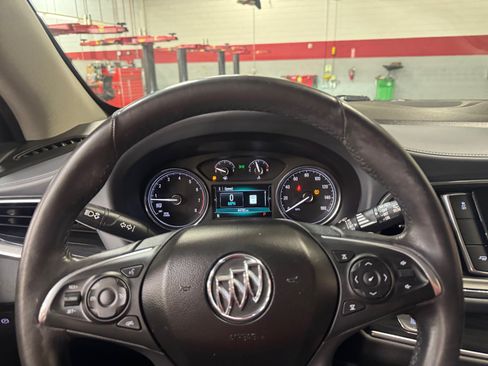 Used 2018 Buick Enclave Essence w/ Trailering Package FWD image 10