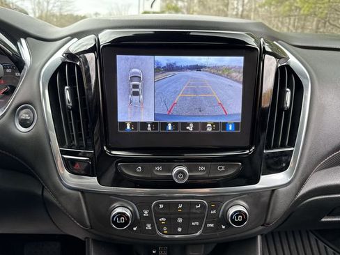 Used 2023 Chevrolet Traverse RS image 25