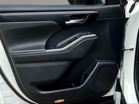 Used 2022 Toyota Highlander XLE image 20