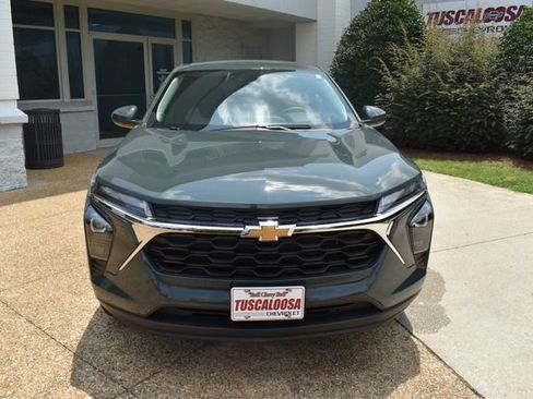 New 2026 Chevrolet Trax LS w/ LS Convenience Package FWD image 4