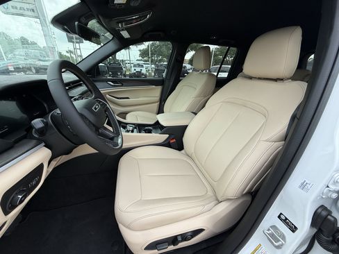 New 2026 Jeep Grand Cherokee Limited AWD/4WD image 17