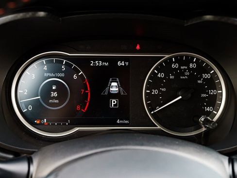 New 2025 Nissan Versa SR w/ Trunk Package image 17