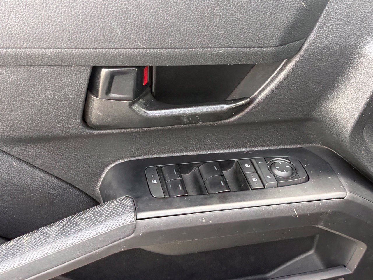 Used 2025 Toyota Tacoma SR5 RWD image 6
