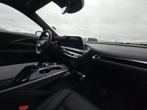 Used 2024 Cadillac Lyriq Luxury image 18