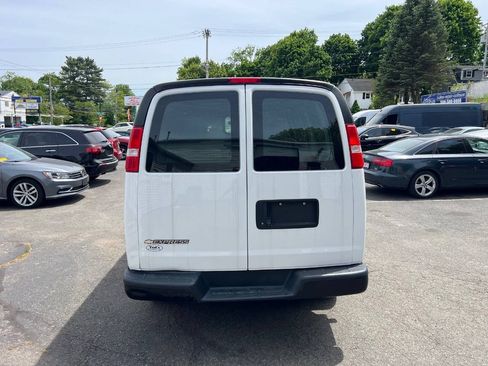 Used 2019 Chevrolet Express 2500 RWD image 11