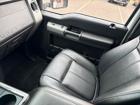 Used 2016 Ford F250 Lariat w/ Lariat Ultimate Package AWD/4WD image 19