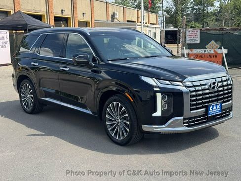 Used 2024 Hyundai Palisade Calligraphy AWD/4WD image 2