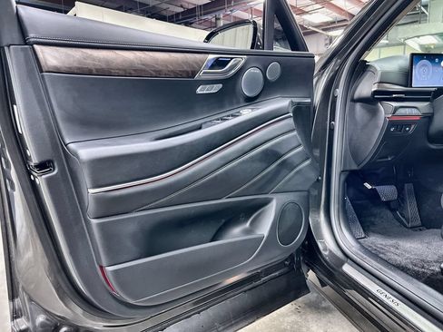 Used 2025 Genesis GV80 3.5T Prestige AWD/4WD image 16