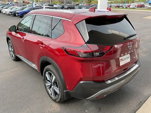 Used 2023 Nissan Rogue SL w/ SL Premium Package image 7