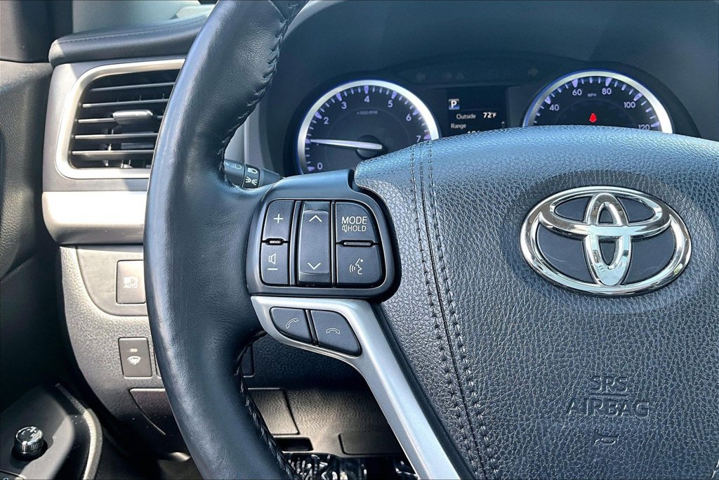 Used 2018 Toyota Highlander Limited Platinum AWD/4WD image 24