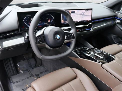 Used 2024 BMW 530i xDrive w/ Premium Package AWD/4WD image 13