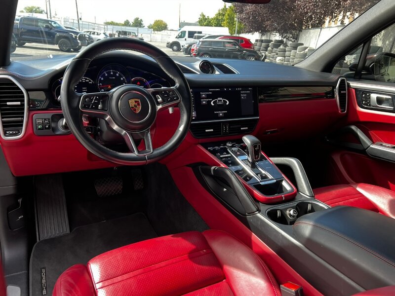 Used 2020 Porsche Cayenne AWD/4WD image 22