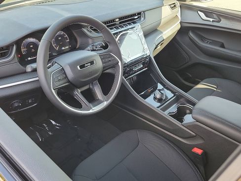 New 2025 Jeep Grand Cherokee Laredo X AWD/4WD image 3