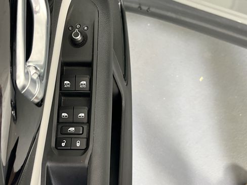 Used 2022 Jeep Compass Limited AWD/4WD image 17