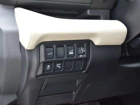 Used 2019 Subaru Ascent Limited AWD/4WD image 16