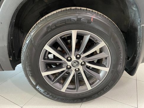 Used 2017 Toyota Highlander XLE image 13