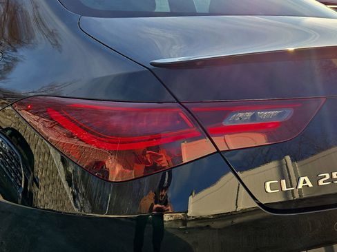 Used 2025 Mercedes-Benz CLA 250 4MATIC image 10