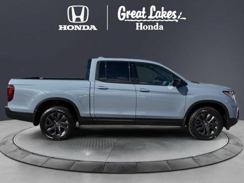 Used 2025 Honda Ridgeline Sport image 7