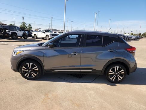 Certified 2020 Nissan Kicks SR image 8