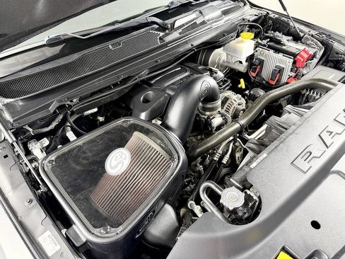 Used 2019 RAM 1500 Laramie w/ Sport Appearance Package AWD/4WD image 24