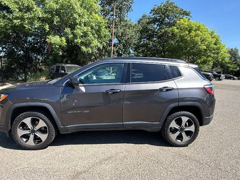 Used 2018 Jeep Compass Latitude w/ Popular Equipment Group AWD/4WD image 8