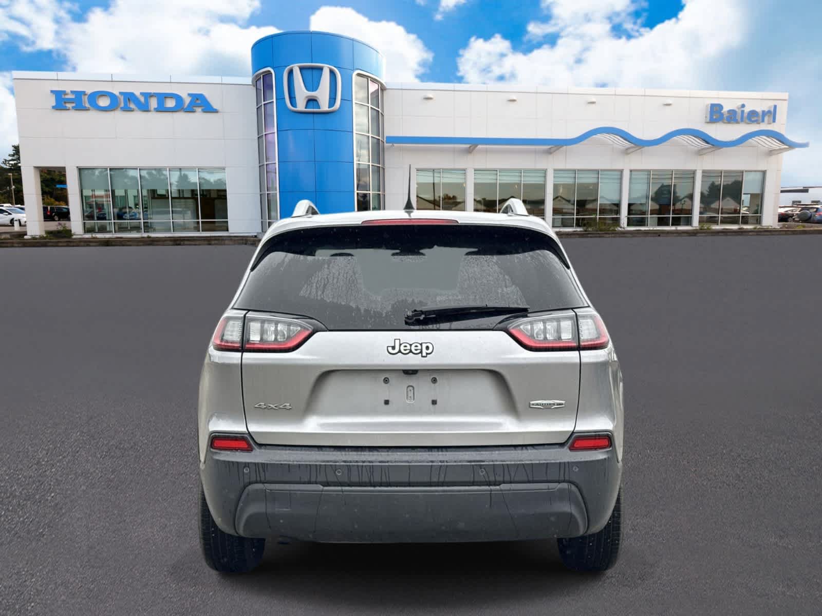 Used 2020 Jeep Cherokee Latitude Plus w/ Cold Weather Group AWD/4WD image 4