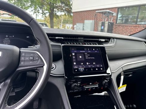 New 2025 Jeep Grand Cherokee Laredo X w/ Trailer Tow Package image 17