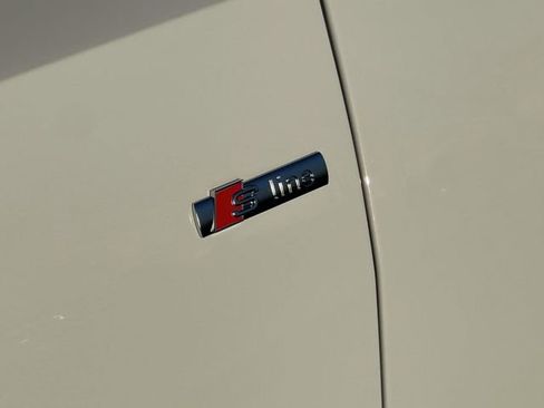 Used 2023 Audi Q8 Premium Plus w/ Premium Plus Package image 11