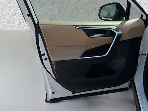 Used 2021 Toyota RAV4 XLE image 21