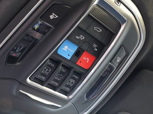 New 2025 Jeep Grand Cherokee Limited w/ Luxury Tech Group II AWD/4WD image 36