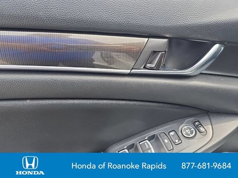 Used 2019 Honda Accord Sport image 10
