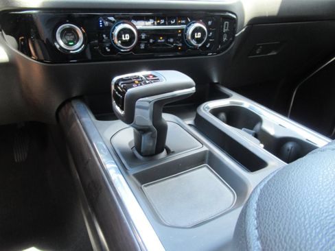 Used 2023 GMC Sierra 1500 SLT w/ SLT Premium Package AWD/4WD image 25