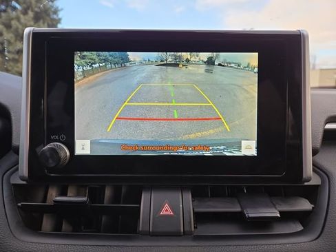 Used 2023 Toyota RAV4 XLE image 27