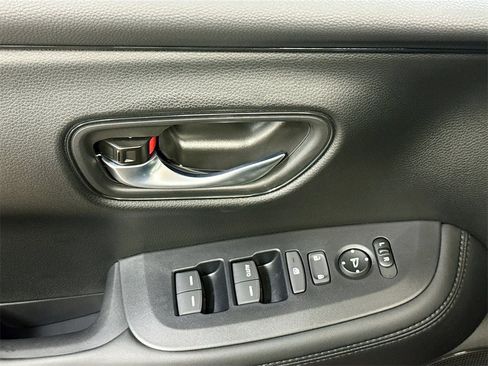 New 2026 Honda HR-V LX image 15