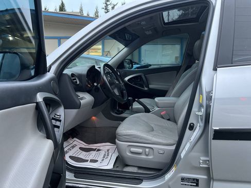 Used 2010 Toyota RAV4 Limited AWD/4WD image 10