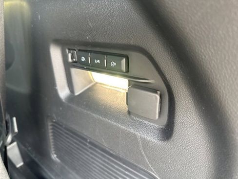 Used 2023 Ford Explorer Limited w/ Limited Technology Package image 11