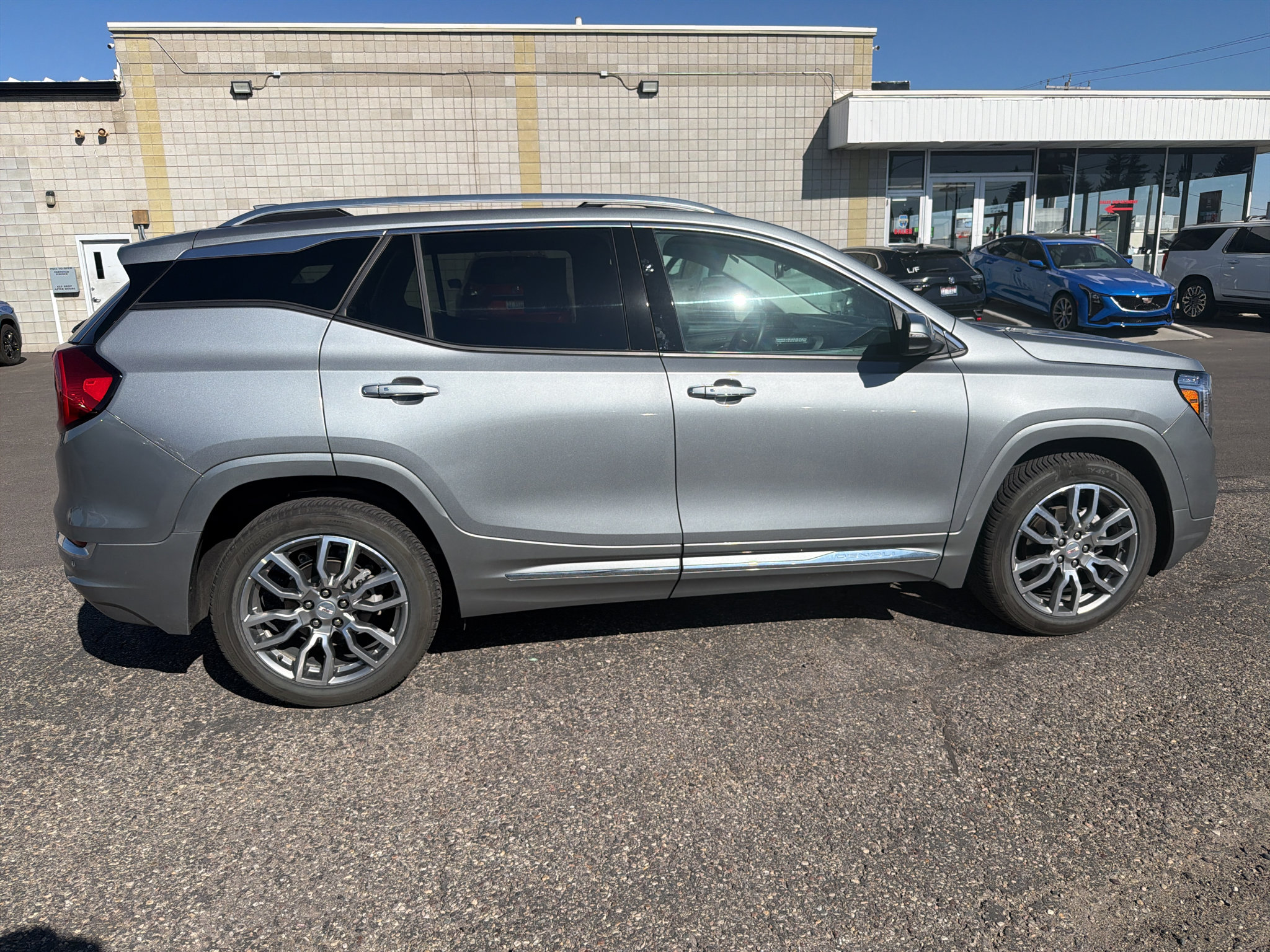 Used 2023 GMC Terrain Denali AWD/4WD image 6