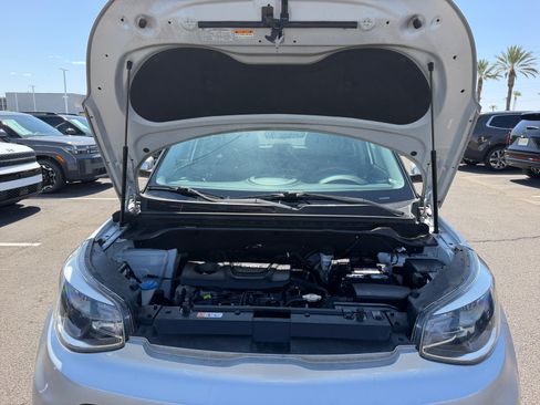 Used 2019 Kia Soul FWD image 22