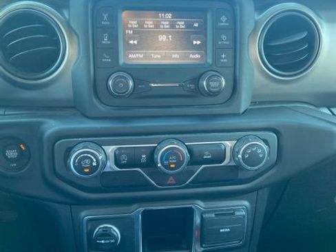 Used 2021 Jeep Wrangler Sport AWD/4WD image 6