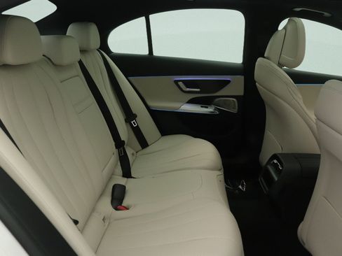 New 2026 Mercedes-Benz E 450 4MATIC Sedan image 8