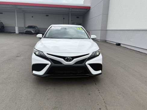 Certified 2022 Toyota Camry SE image 20