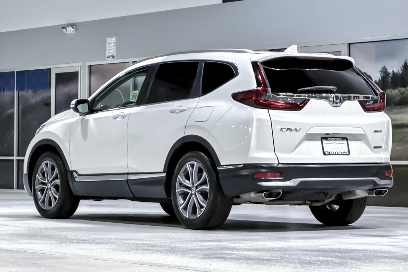 Used 2020 Honda CR-V Touring image 3