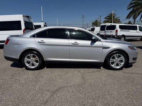 Used 2019 Ford Taurus SEL w/ Equipment Group 201A FWD image 4