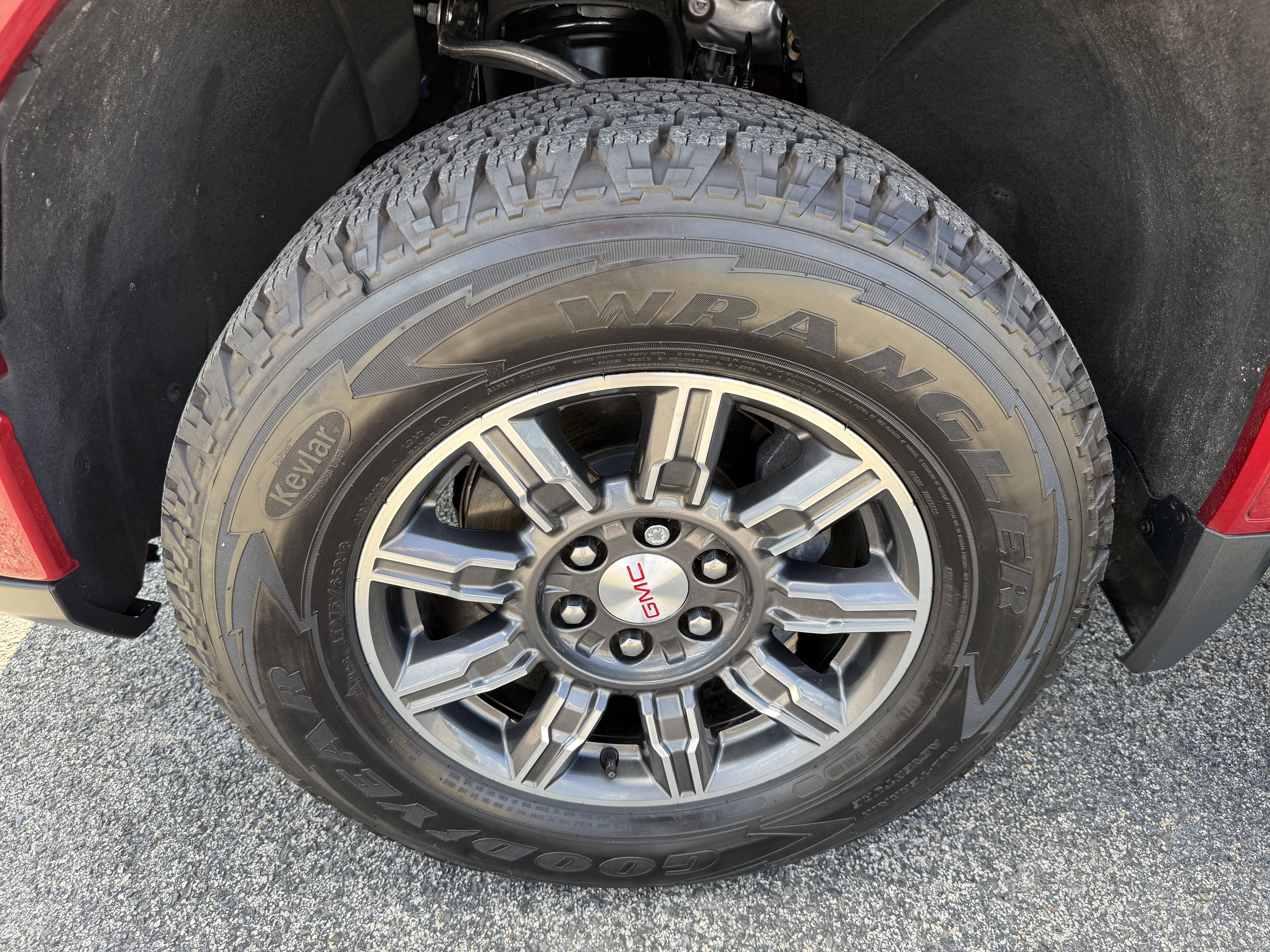 Used 2024 GMC Sierra 1500 AT4 w/ Technology Package AWD/4WD image 9