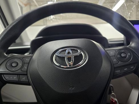 Certified 2024 Toyota Corolla Cross L image 24