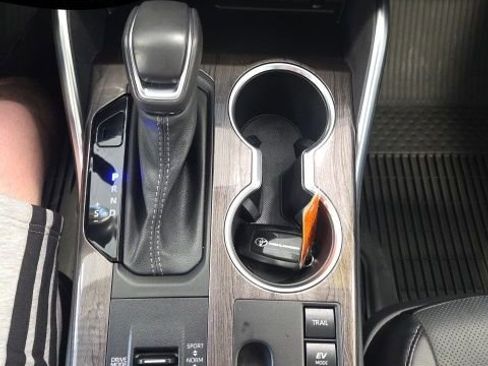 Used 2023 Toyota Highlander Platinum image 27