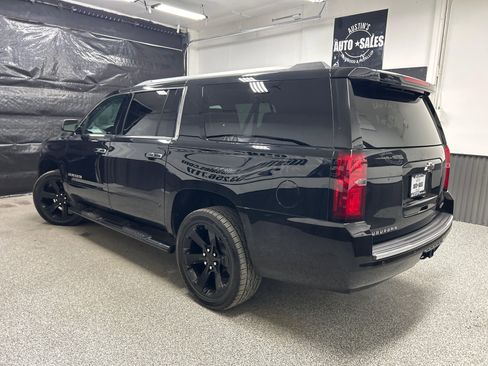 Used 2017 Chevrolet Suburban Premier AWD/4WD image 4