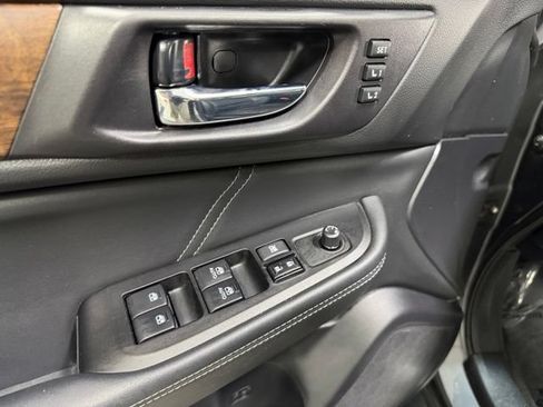 Used 2019 Subaru Outback 3.6R Limited AWD/4WD image 22
