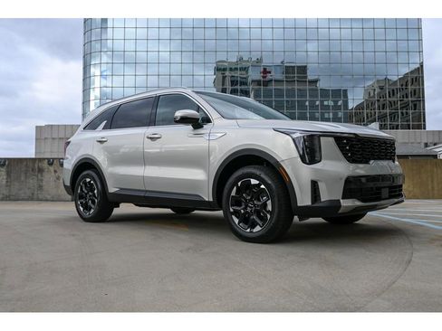 New 2026 Kia Sorento S image 2